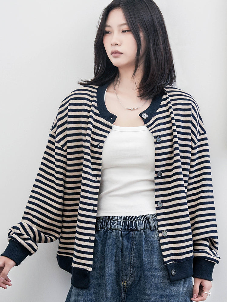 ボーダー柄ニットカーディガン