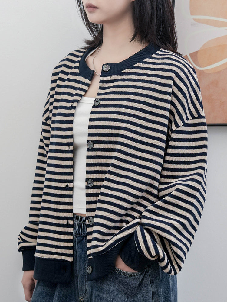 ボーダー柄ニットカーディガン