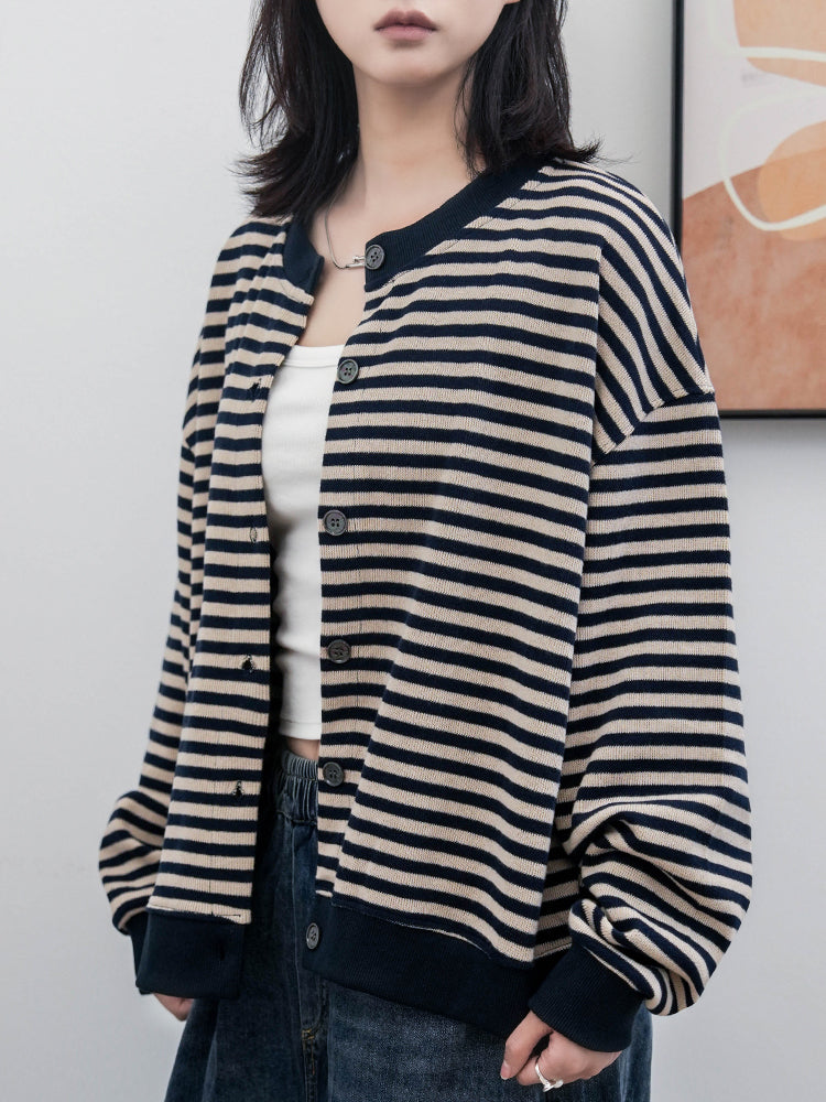 ボーダー柄ニットカーディガン