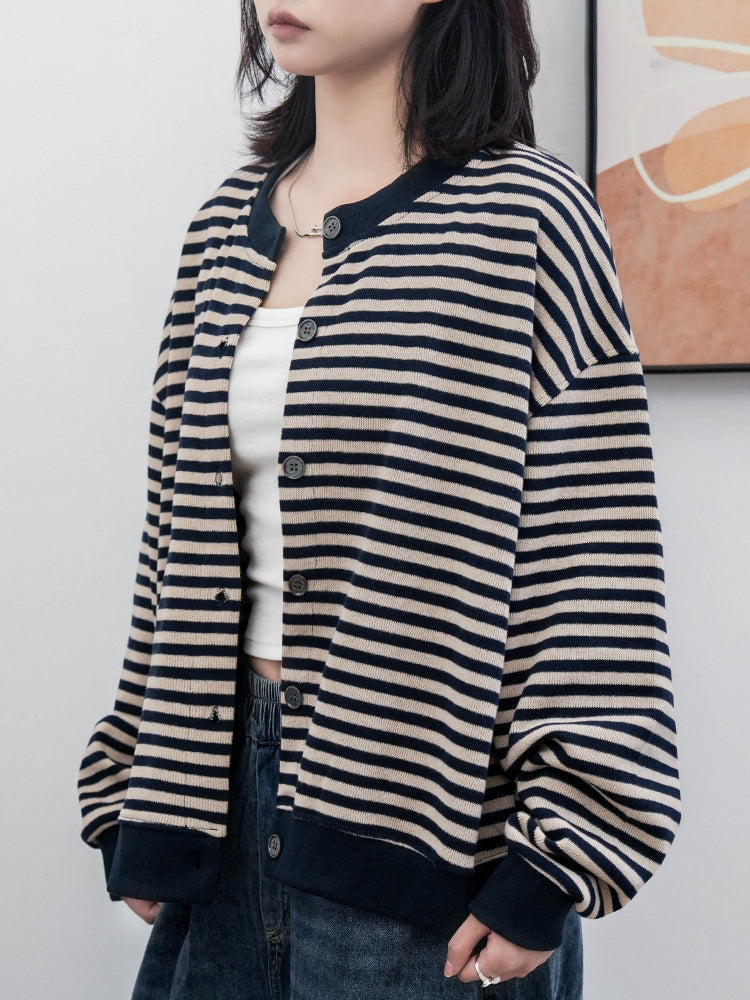 ボーダー柄ニットカーディガン